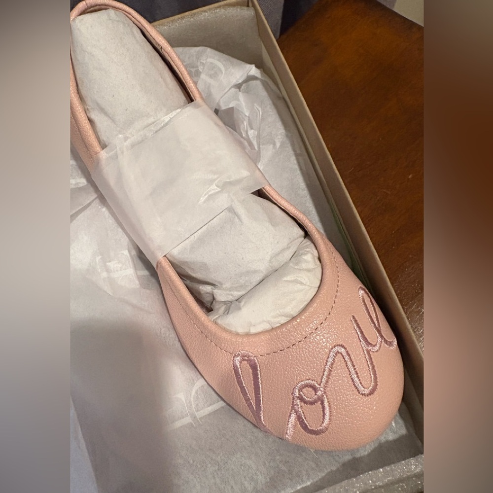 NIB Ellen Degeneres Pink “Love” Ballet Style Flats